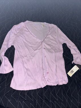 NWT First Issue liz Clairborne Lightweight lilac Button cardigan medium top